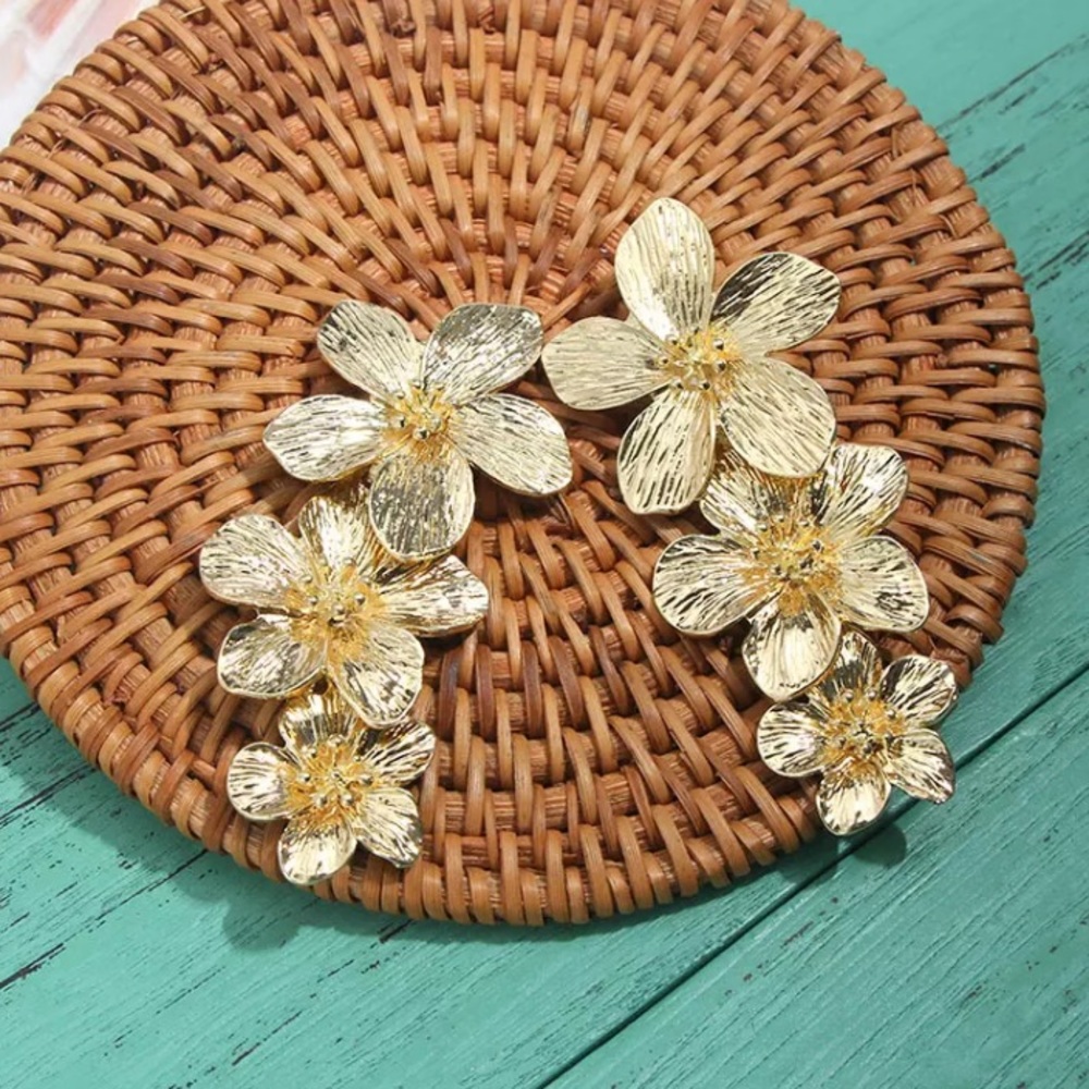 Gold Flower Drop Earrings!
